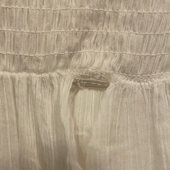 Elegant Cream Sleeveless Dress - Picture 9 of 15